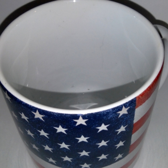 Extra Large American Flag Coffee Cup ("Stars & Stripes Over-Sized Mug") - Picture 4 of 8